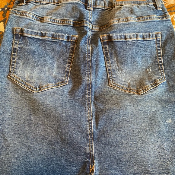 Blue age distressed denim skirt - Picture 4 of 7
